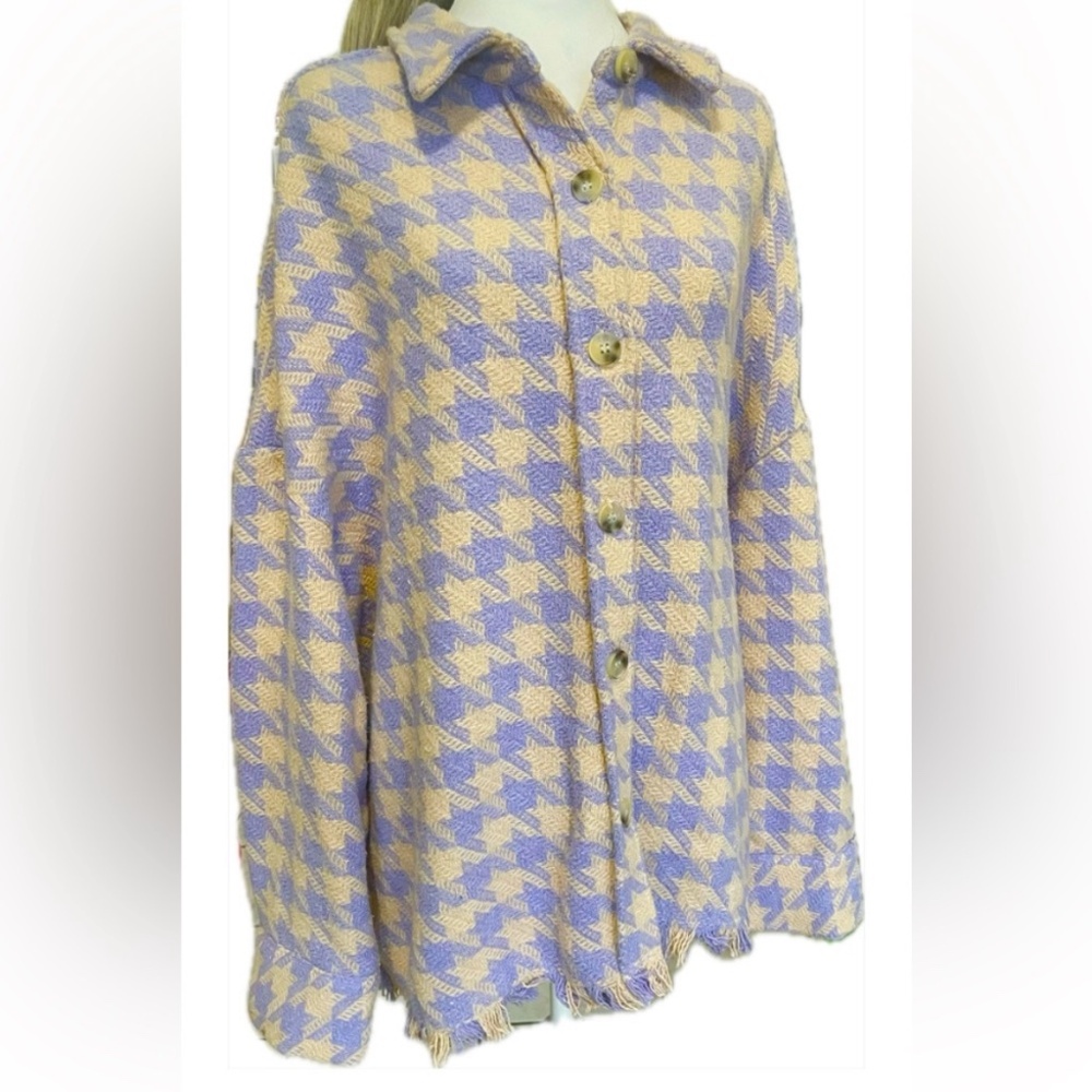 Chic Houndstooth Button-Up